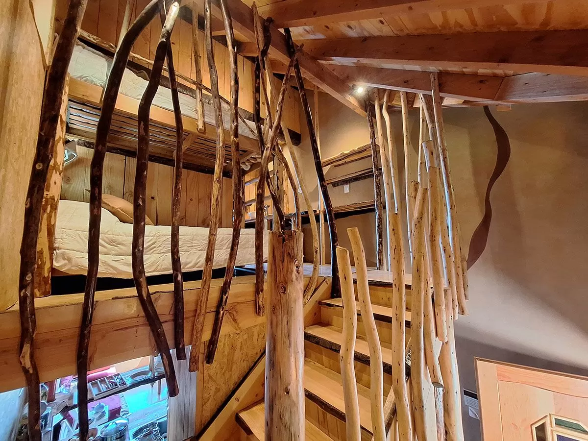 CABAÑA SHANTI- Naturaleza que abraza y confort que enamora, con vista al lago para 4 o 5 personas.