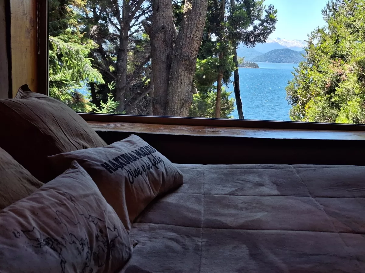 CABAÑA QUINQUIN-  Descanso y naturaleza frente al lago para 4 personas