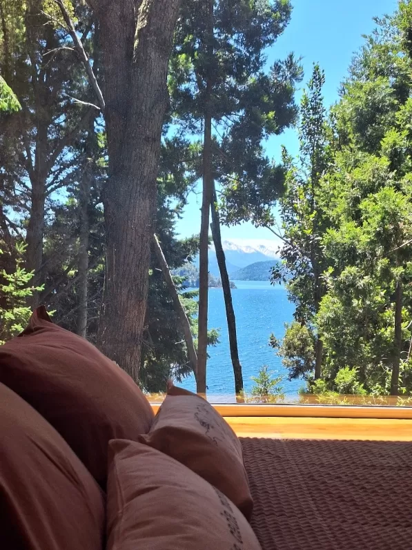 CABAÑA LUNI – Vista al lago, confort y naturaleza para 2 o 3 personas