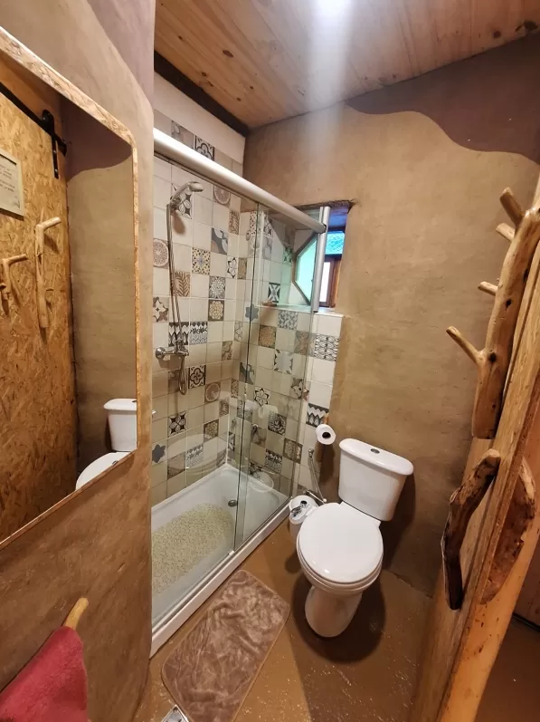 CABAÑA LUNI – Vista al lago, confort y naturaleza para 2 o 3 personas